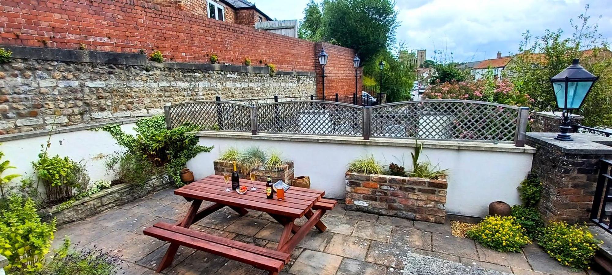 Central Ripon Apartment - View Of The Cathedral! Exterior foto